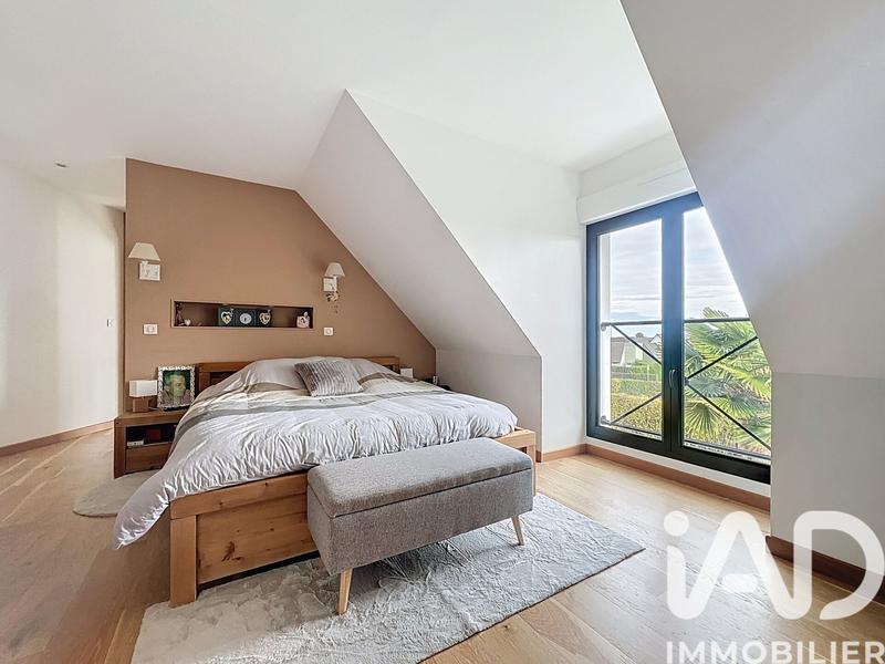 Maison - 215 m² - 7 pièces