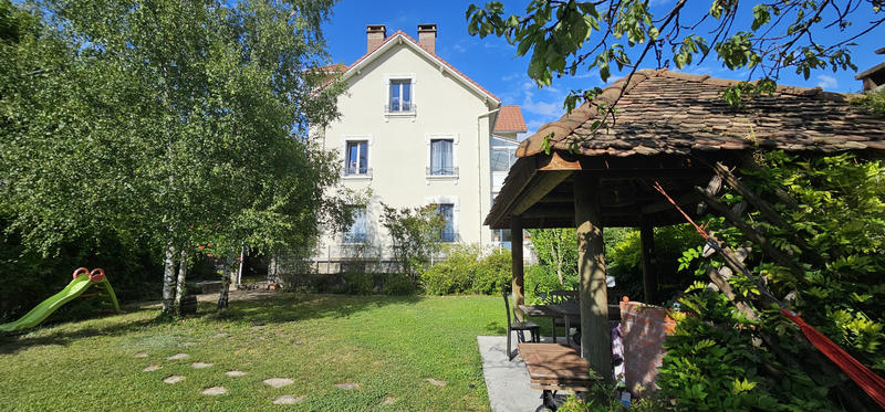 Appartement - 99 m² - 4 pièces