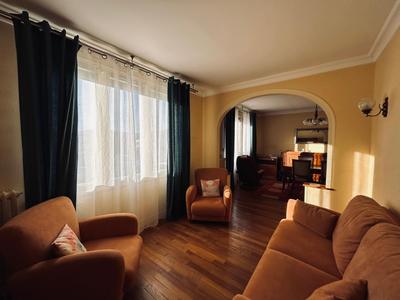 Maison - 93 m² - 4 pièces