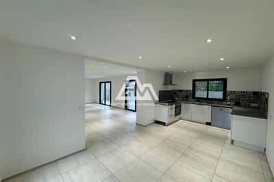 Maison - 115 m² - 6 pièces