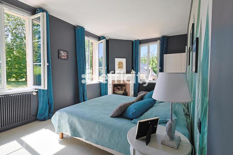 Maison - 229 m² - 9 pièces