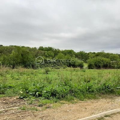 Terrain constructible - 667 m²