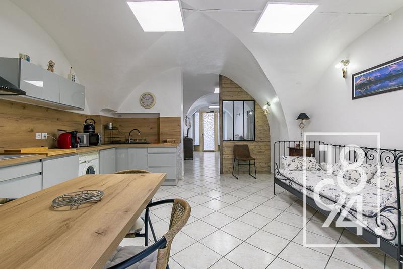 Maison - 182 m² - 8 pièces