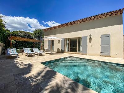 Maison - 220 m² - 6 pièces