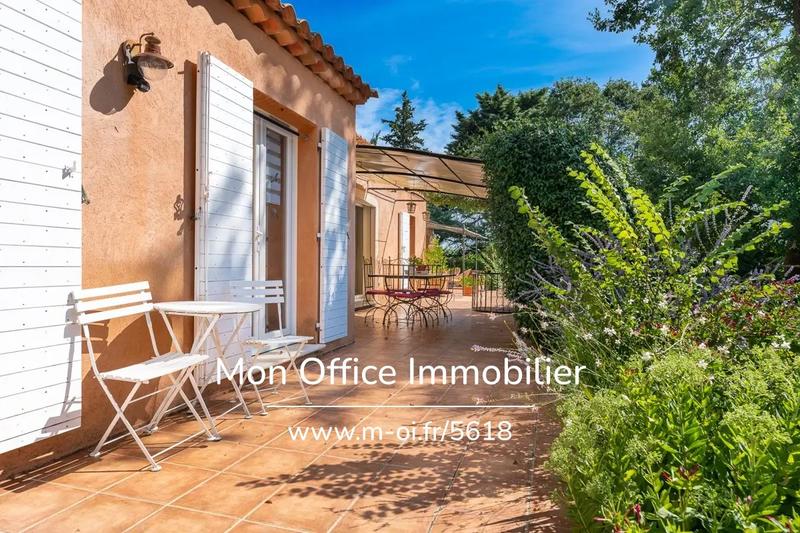 Villa - 251 m² - 10 pièces