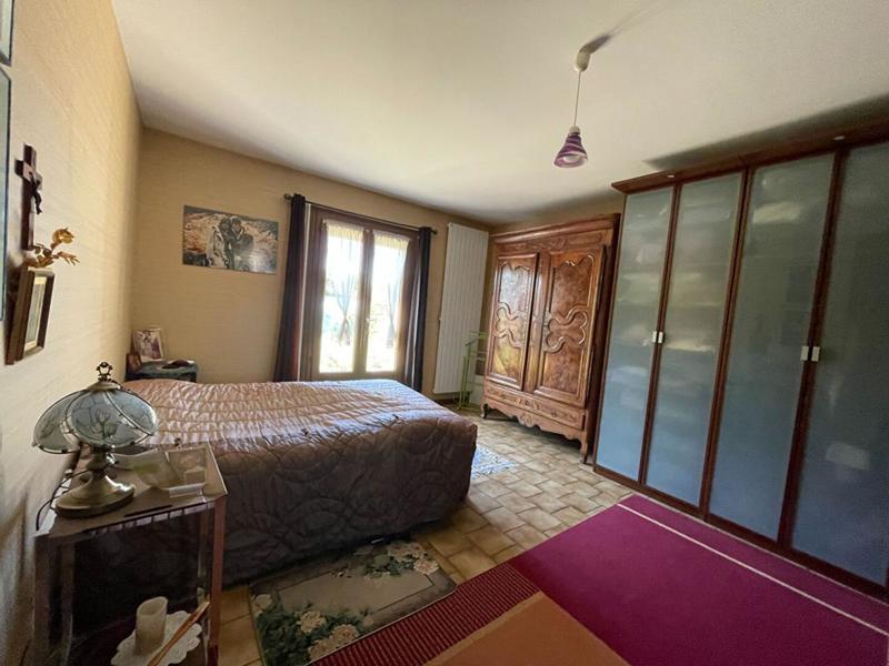 Maison - 180 m² - 9 pièces