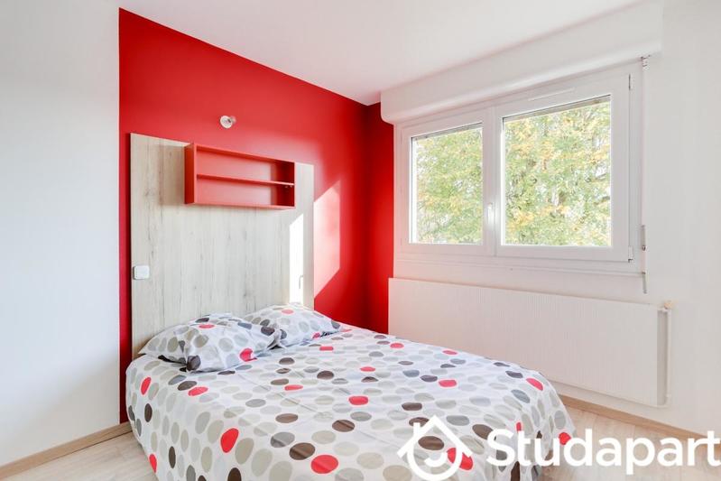 Chambre - 11 m² - 1 pièce