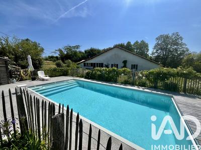 Maison - 300 m² - 9 pièces