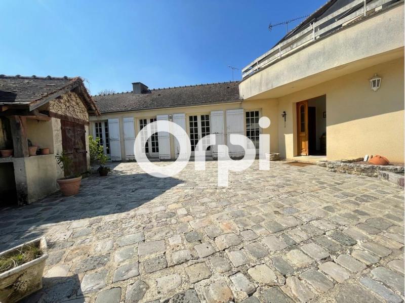 Maison - 211 m² - 6 pièces