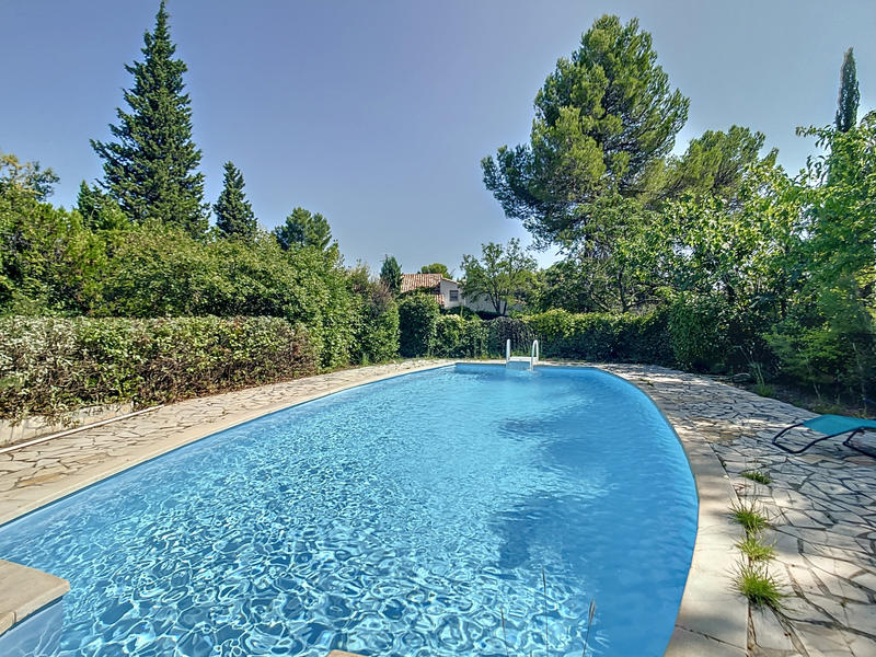 Maison - 200 m² - 7 pièces