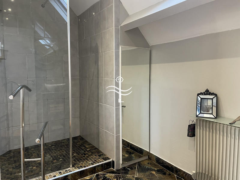 Maison - 165 m² - 7 pièces