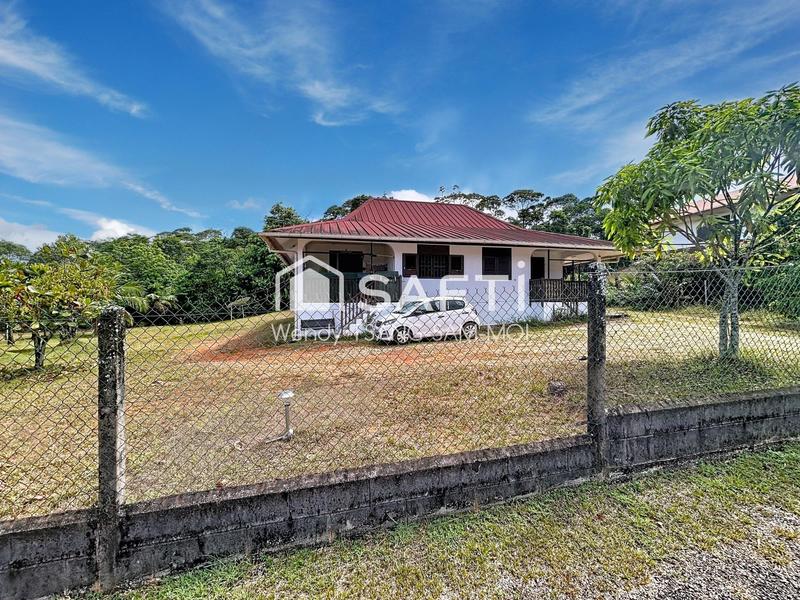 Maison - 147 m² - 8 pièces