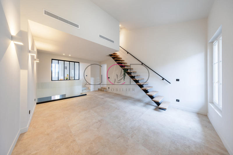 Appartement - 102 m² - 5 pièces