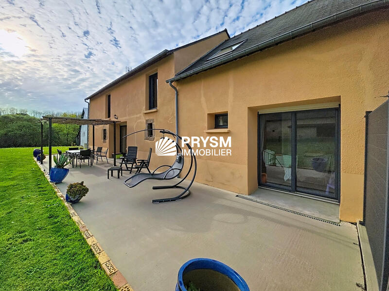 Maison - 224 m² - 9 pièces