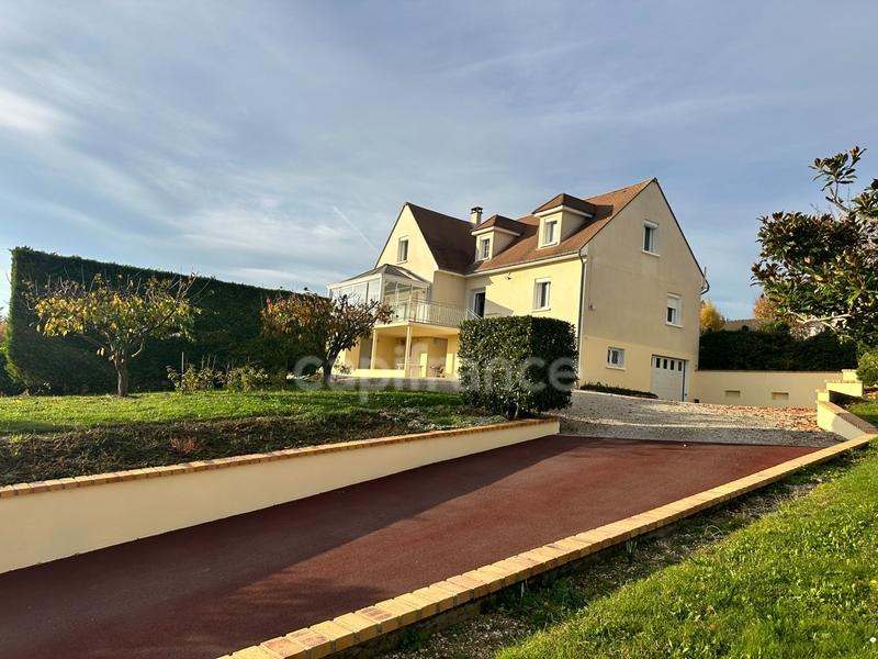 Maison - 179 m² - 9 pièces