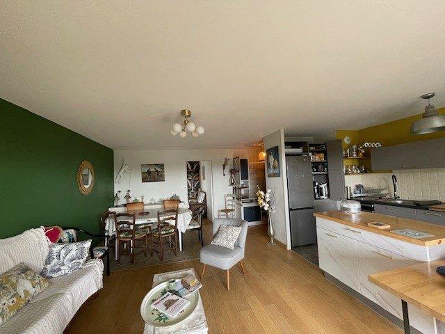 Appartement - 92 m² - 4 pièces