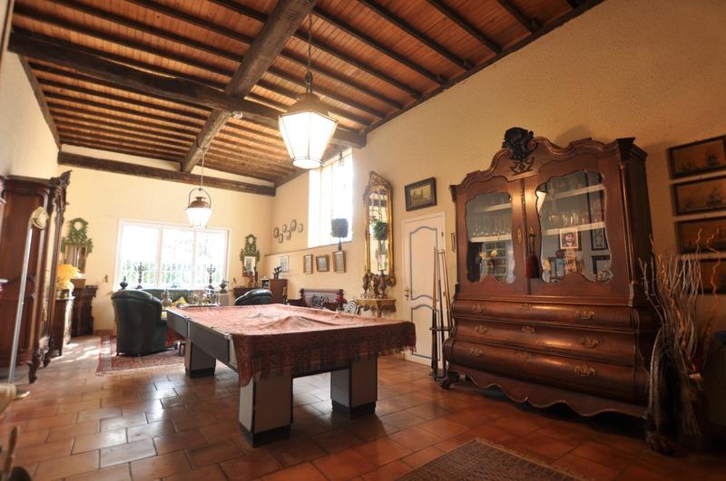 Maison - 280 m² - 9 pièces