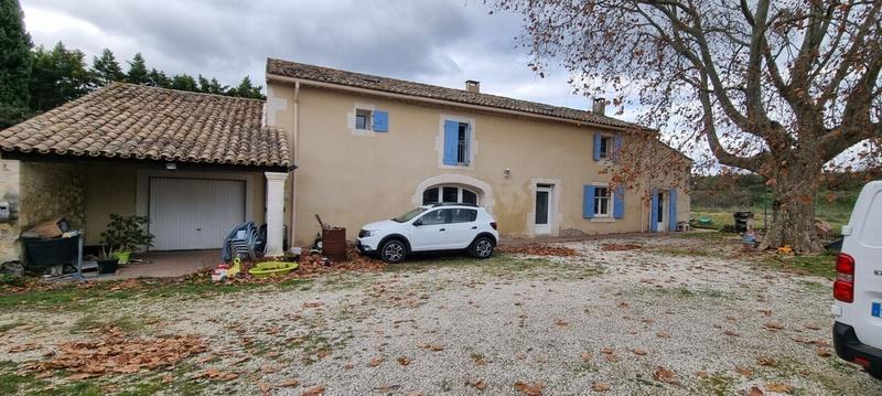 Maison - 210 m² - 9 pièces