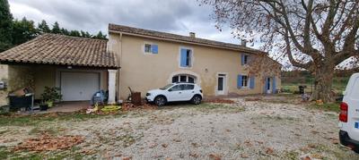 Maison - 210 m² - 9 pièces