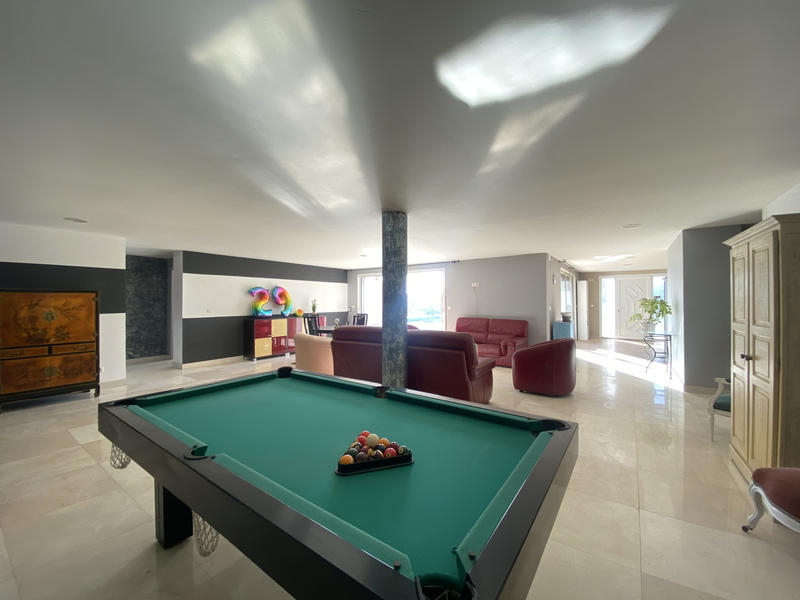 Villa - 370 m² - 8 pièces
