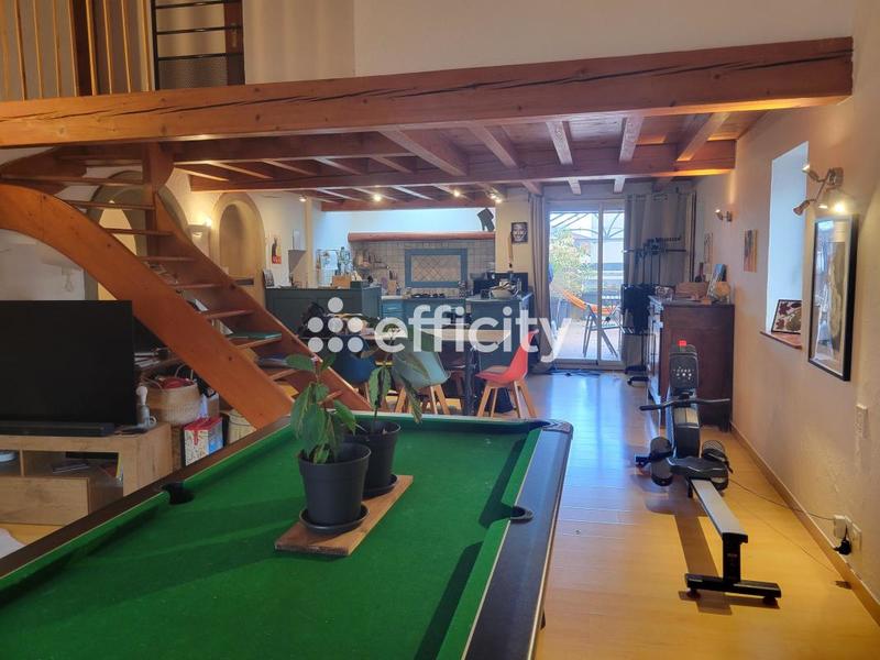 Appartement - 120 m² - 6 pièces