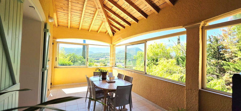 Maison - 150 m² - 5 pièces