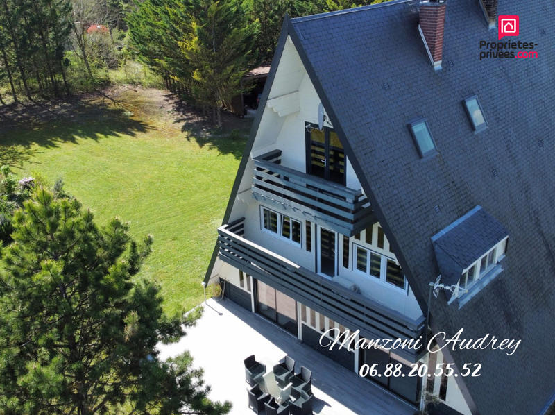 Maison - 220 m² - 7 pièces