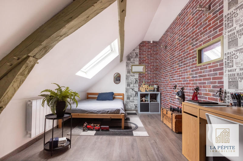 Maison - 230 m² - 9 pièces