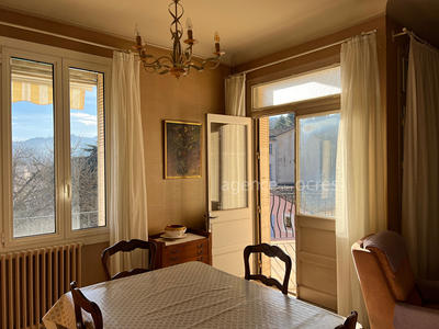 Maison - 180 m² - 7 pièces