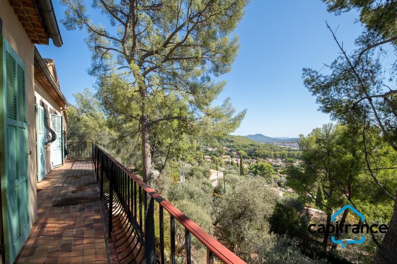 Villa - 213 m² - 7 pièces