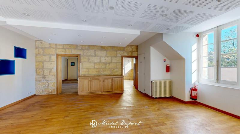 Maison - 251 m² - 8 pièces