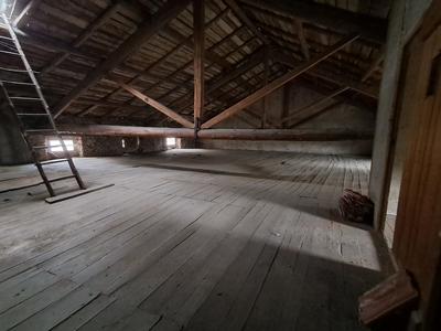 Maison - 250 m² - 11 pièces