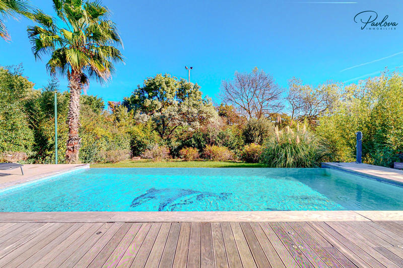 Villa - 235 m² - 7 pièces