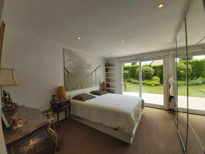 Villa - 247 m² - 10 pièces