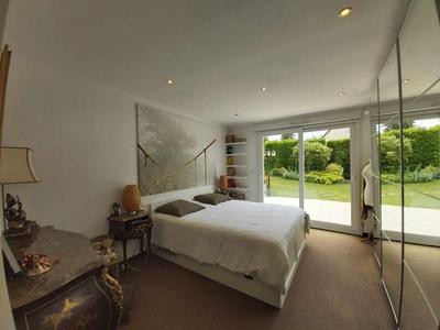 Villa - 247 m² - 10 pièces