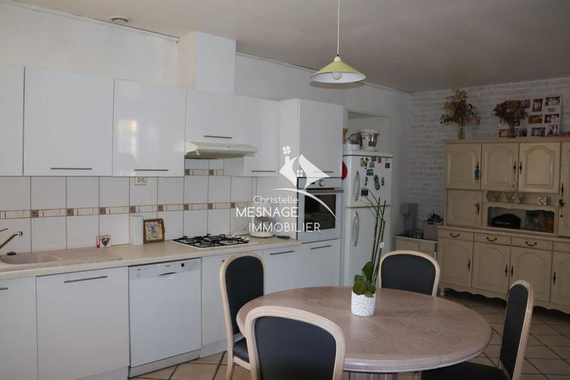 Maison - 210 m² - 8 pièces