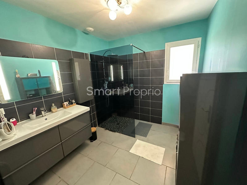 Villa - 100 m² - 5 pièces