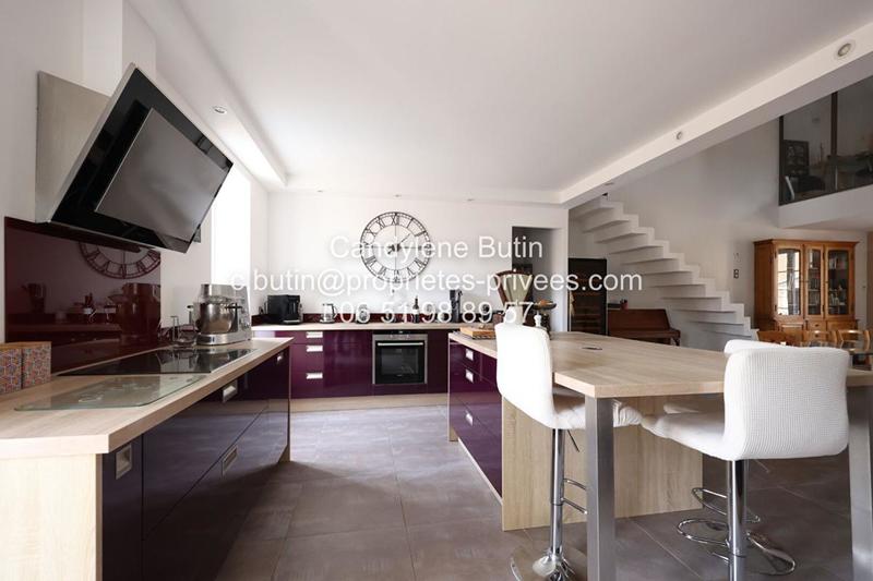 Maison - 278 m² - 10 pièces