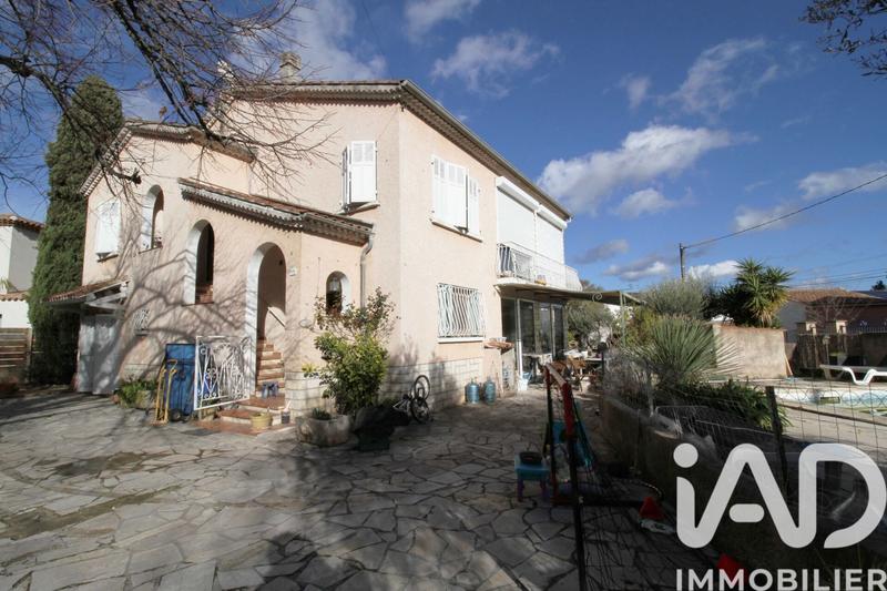 Maison - 290 m² - 14 pièces