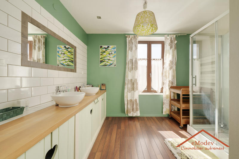 Maison - 175 m² - 6 pièces