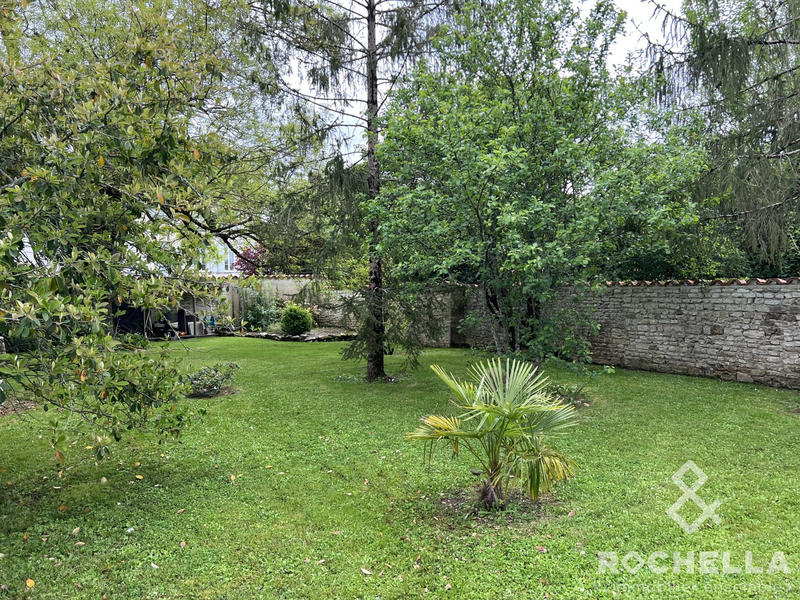 Maison - 244 m² - 8 pièces