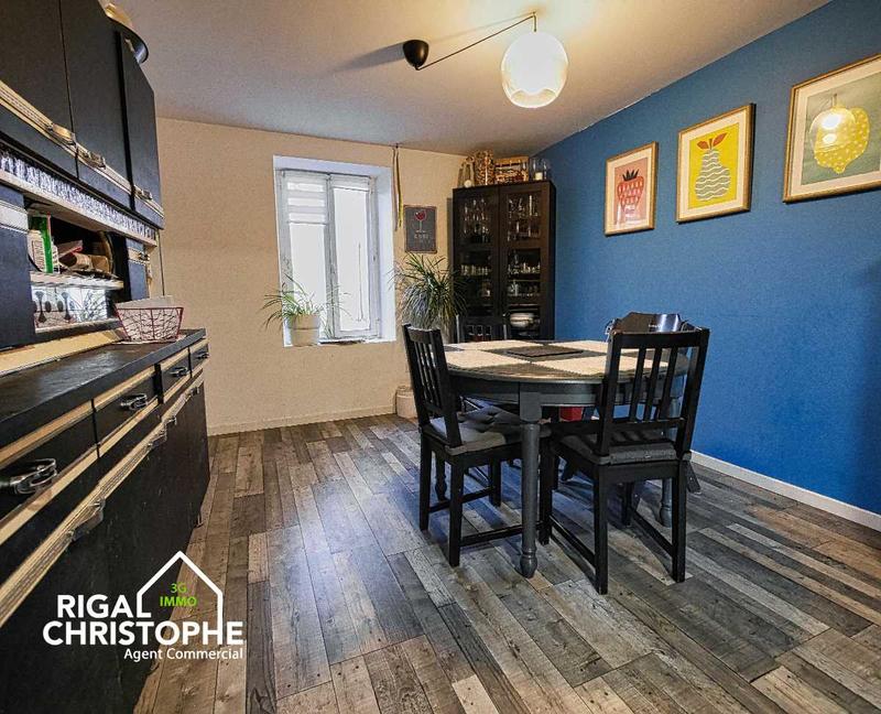 Demeure - 220 m² - 8 pièces