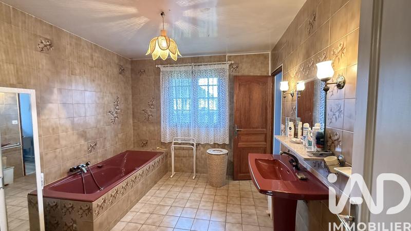 Maison - 220 m² - 5 pièces