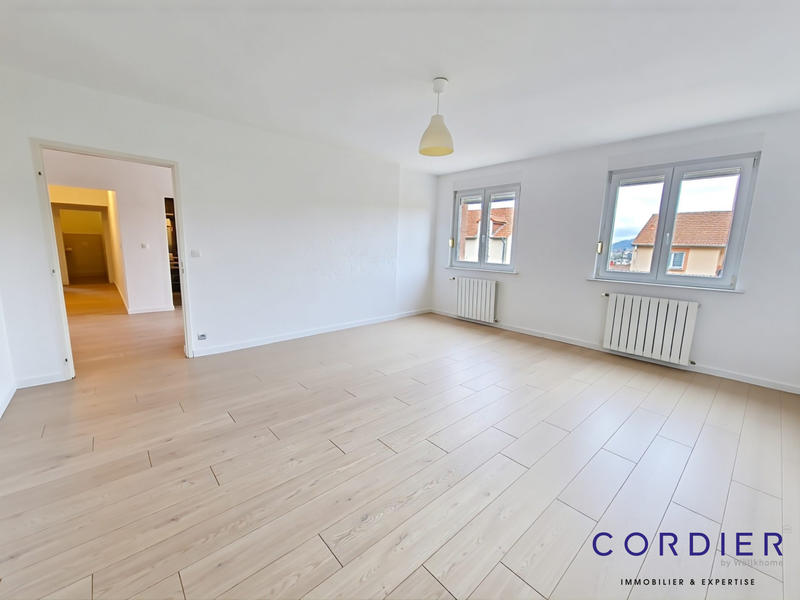 Maison - 290 m² - 10 pièces