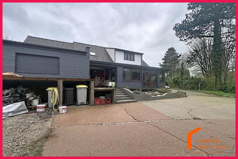 Maison - 232 m² - 8 pièces