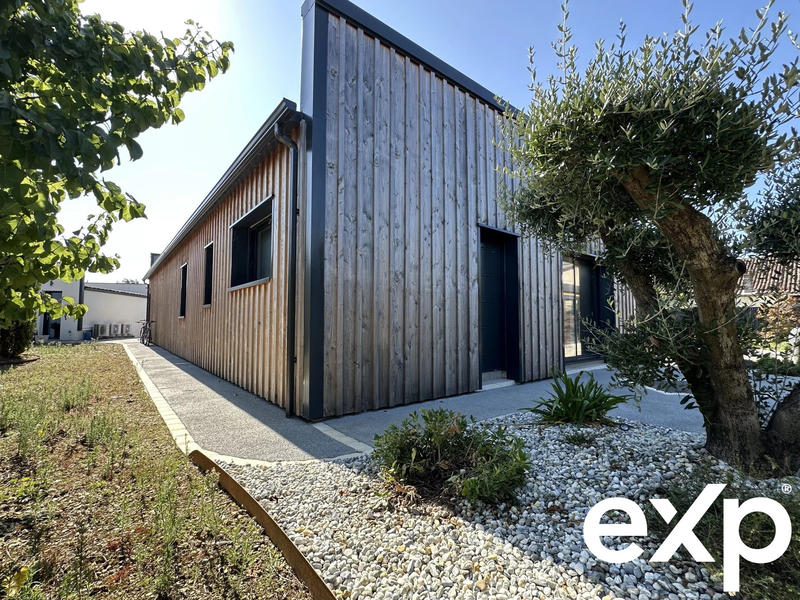 Villa - 187 m² - 13 pièces