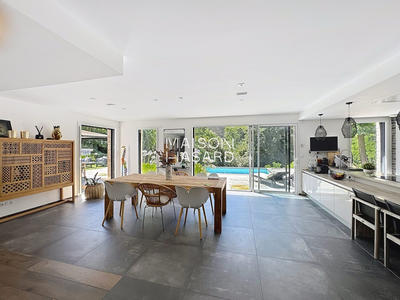 Maison contemporaine - 189 m² - 8 pièces