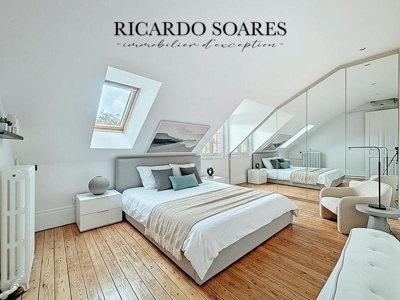 Demeure - 219 m² - 10 pièces