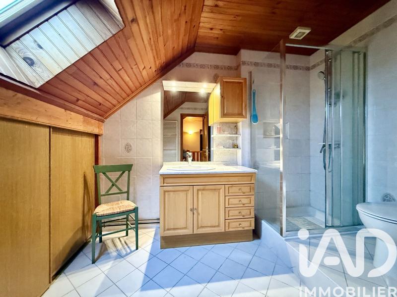 Maison - 180 m² - 8 pièces