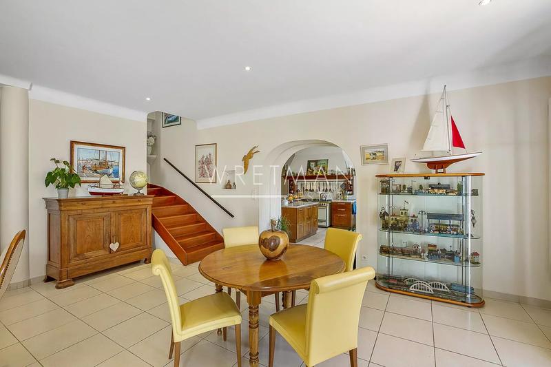 Villa - 436 m² - 5 pièces